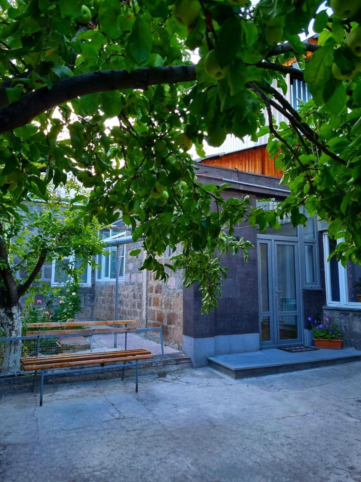 Guest House David'S B&B Gjumri Exteriör bild